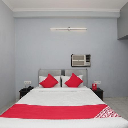 Super Hotel O Athithi Gáziábád Kültér fotó