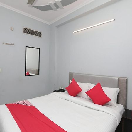 Super Hotel O Athithi Gáziábád Kültér fotó