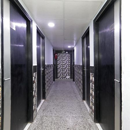 Super Hotel O Athithi Gáziábád Kültér fotó