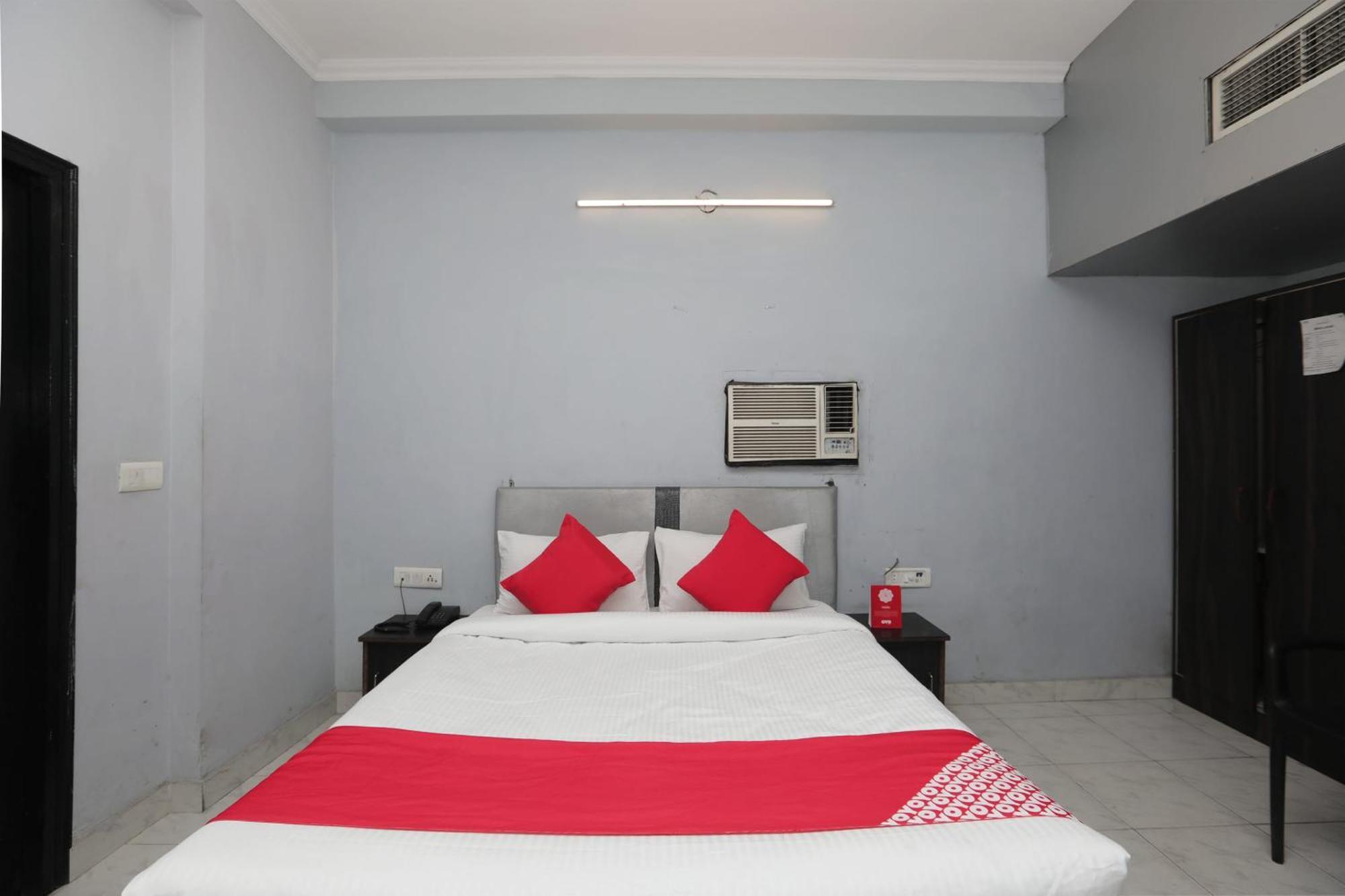 Super Hotel O Athithi Gáziábád Kültér fotó