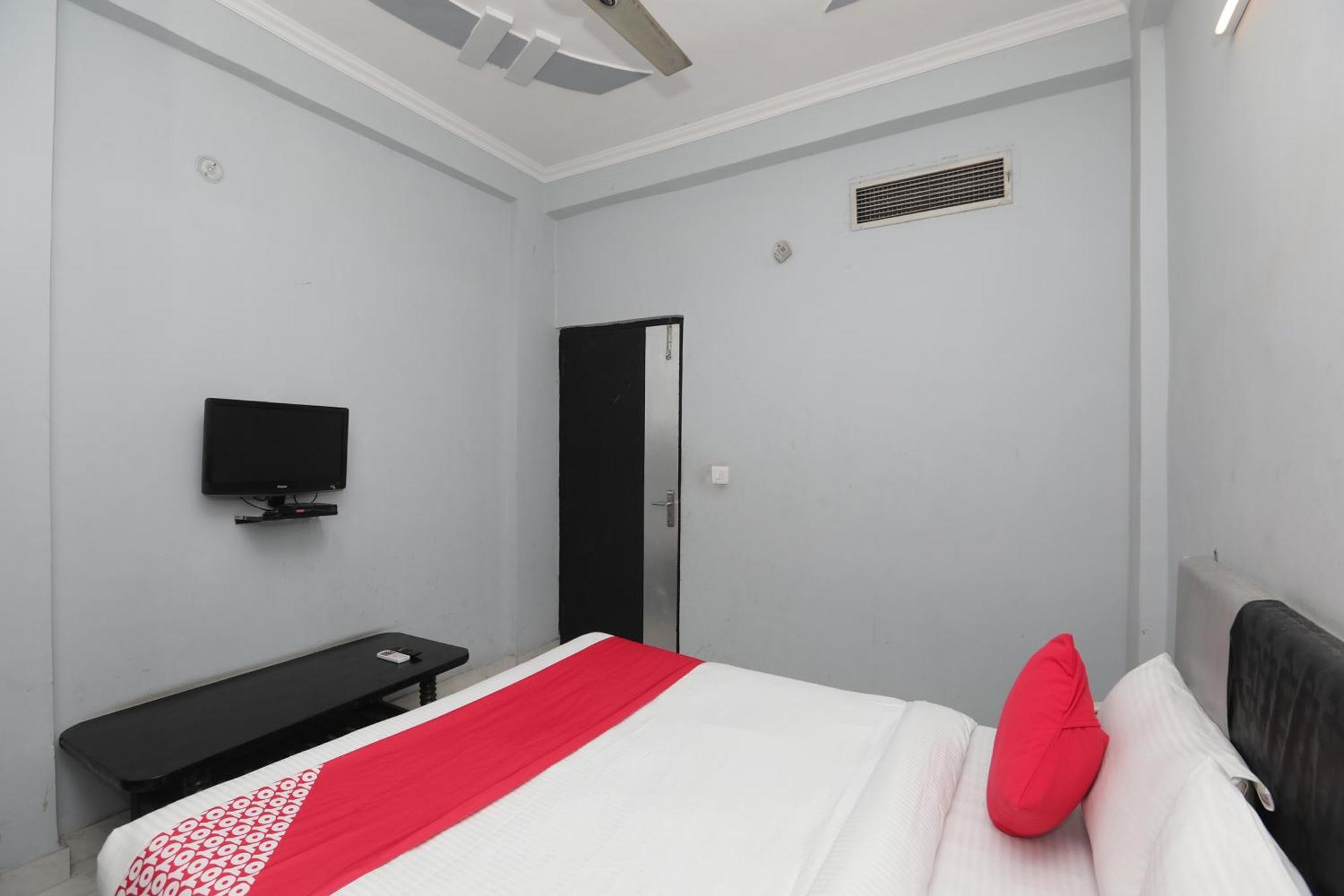 Super Hotel O Athithi Gáziábád Kültér fotó