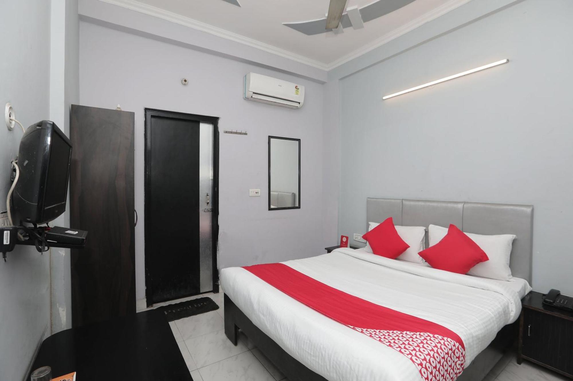 Super Hotel O Athithi Gáziábád Kültér fotó